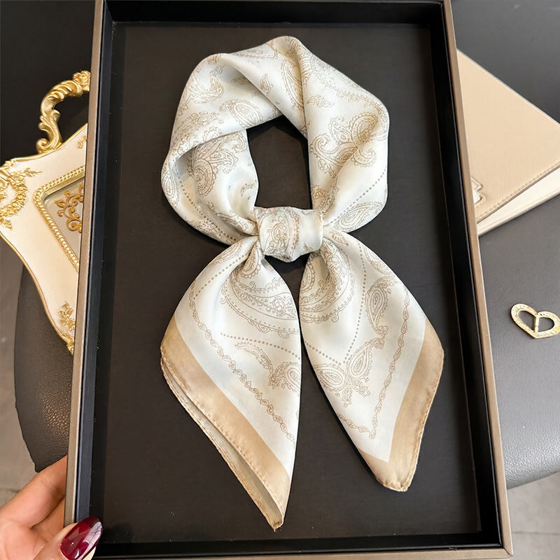 Pañuelo Cuadrado Vintage Beige - Ascot Neck Scarf reseña y precio